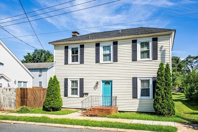 Photo - 407 Hawke St