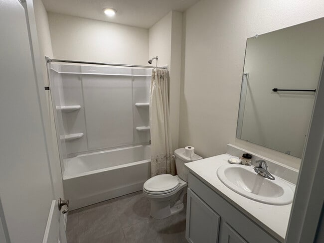 Photo - 373 Hickory Crse Trl