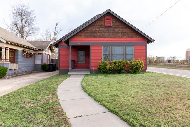 Photo - 726 NW 28th St House