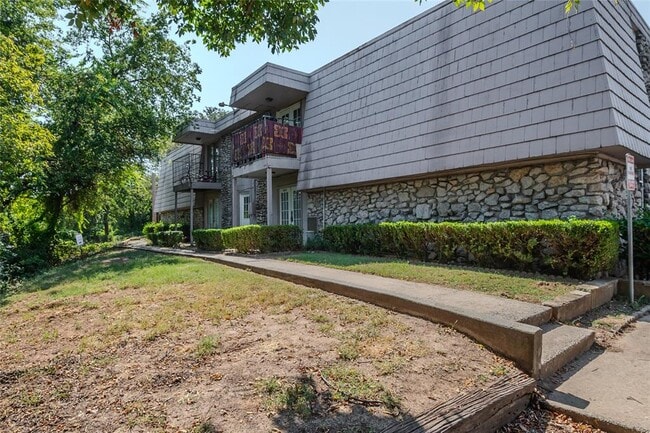 Building Photo - 6038 Northwest Expy Unit A