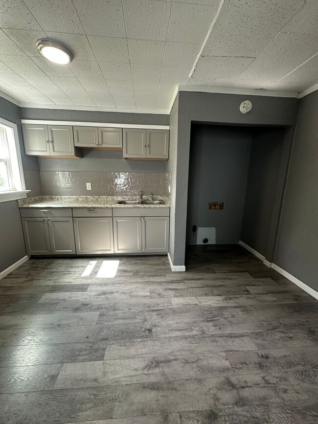 Photo - Large 3 Bed 1 bath
