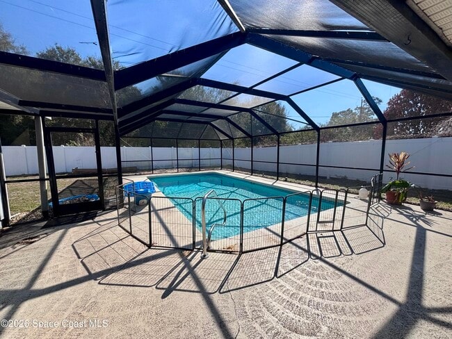 Photo - 563 Karney Ave NE