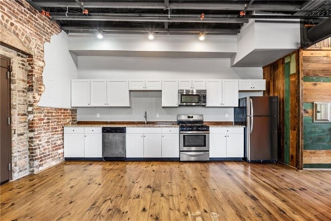 Photo - 558 St Francis St Unit 2D