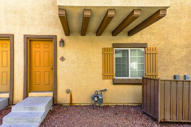 Photo - 4 Bed and 4 Bath Townhome In Gated North L...