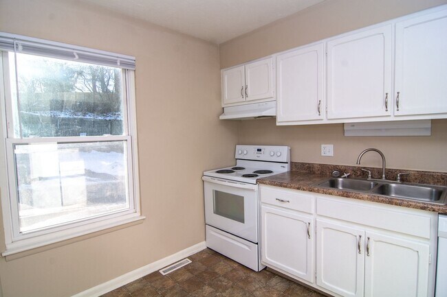 Photo - Whispering Pines Townhomes