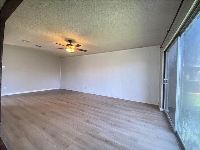 Photo - 815 Ramada Dr