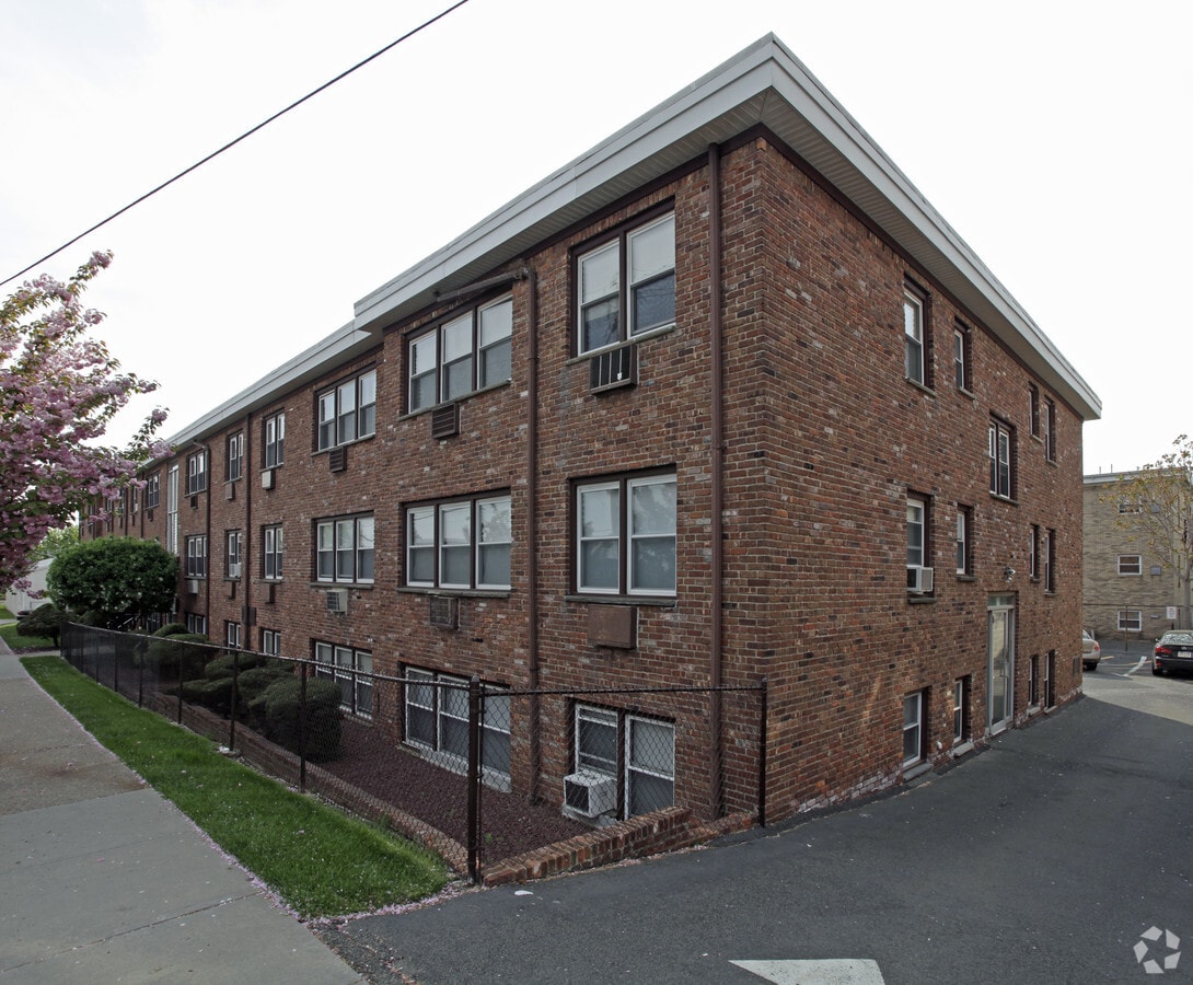 Rocco Street Apartments - Rocco Street Apartments