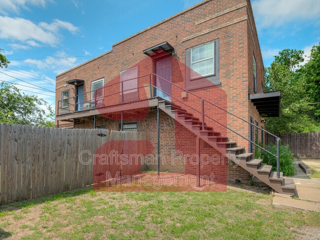 Photo - 704 NW 92nd St