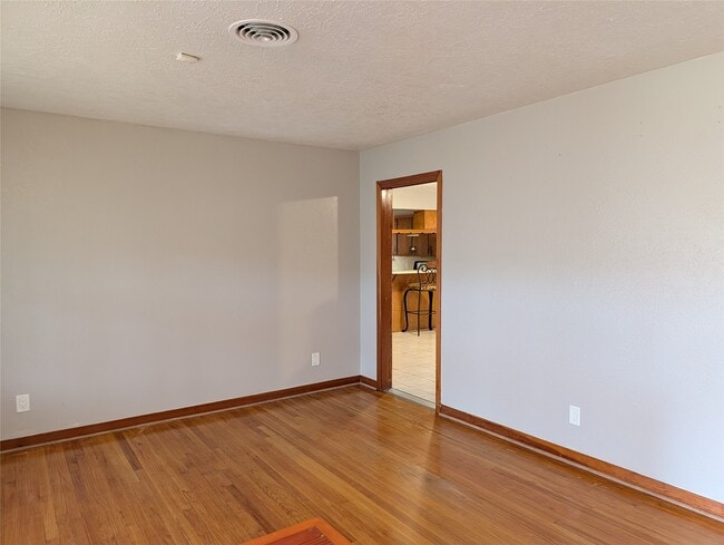 Photo - 1605 Ruella Ln