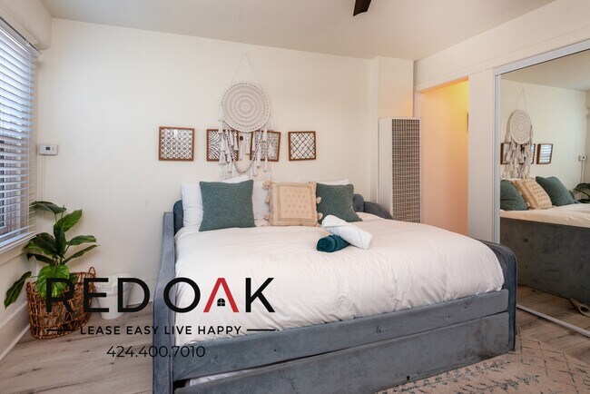 Photo - Luxurious, Furnished Studio with Private D... Unit 7