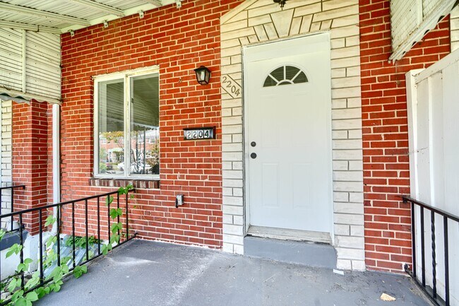Building Photo - 2204 Redthorn Rd Rental