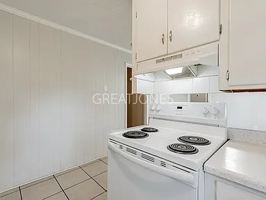 Photo - 2470 Parkwood Dr