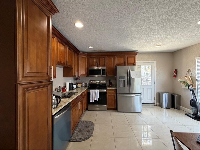 Photo - 2926 W St John St