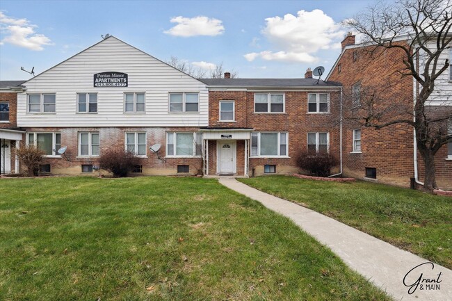 Building Photo - Puritan Manor Rental