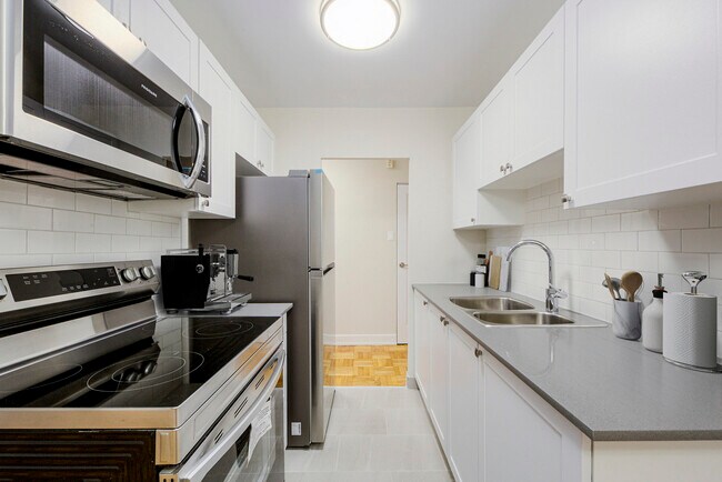 Photo - Promenade Apartments