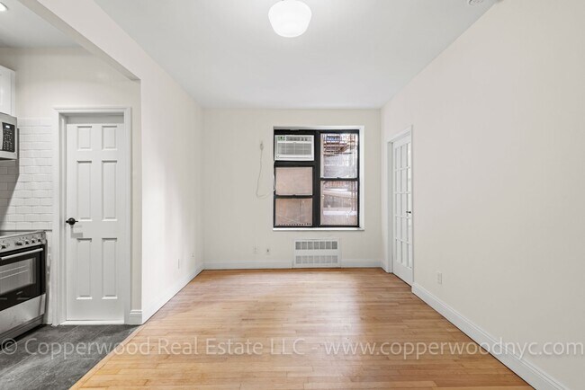 Photo - 315 East 84th St