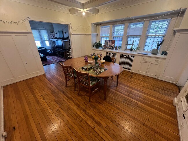 Photo - 3041 N Farwell Ave Unidad Lower