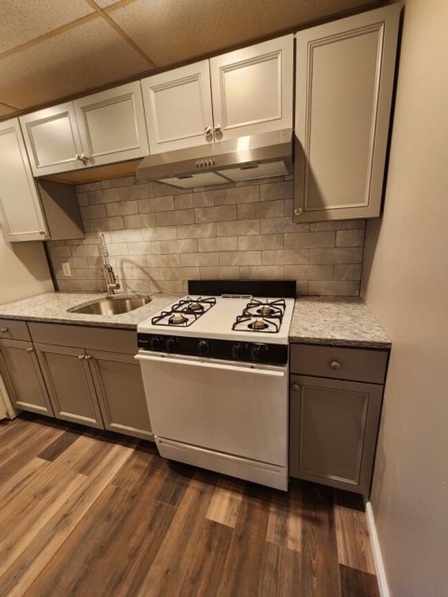 Photo - 2940 N 22nd St Unit 2nd flr. front