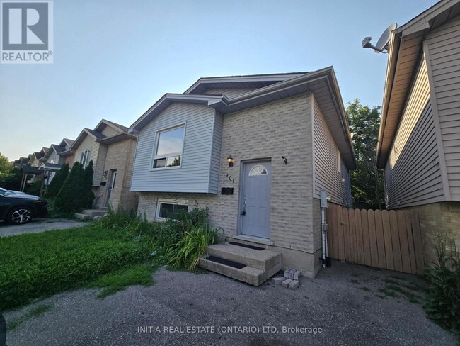 Photo - 901 Lawson Rd