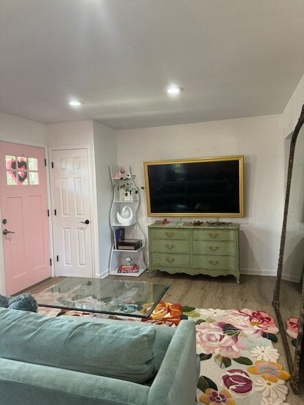 Photo - 644 W Hinsdale Ave