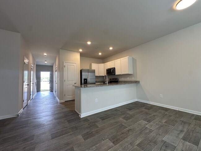 Photo - 427 Tevis St