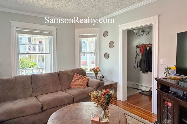 Photo - 131 Abbott St Unit 1