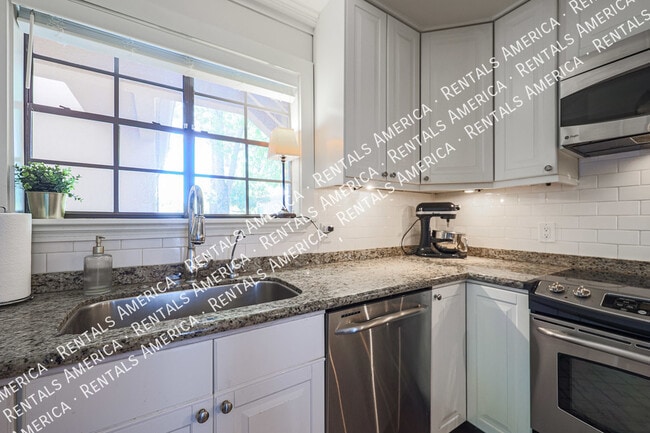 Photo - 5950 N 78th St Unidad 168