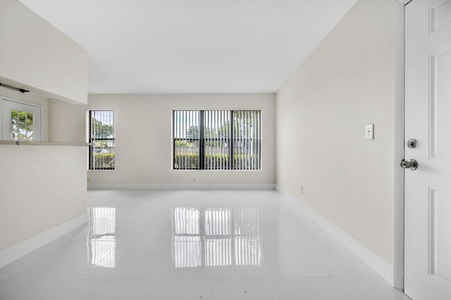 Photo - Cozy 2/1 Home in Sunrise!