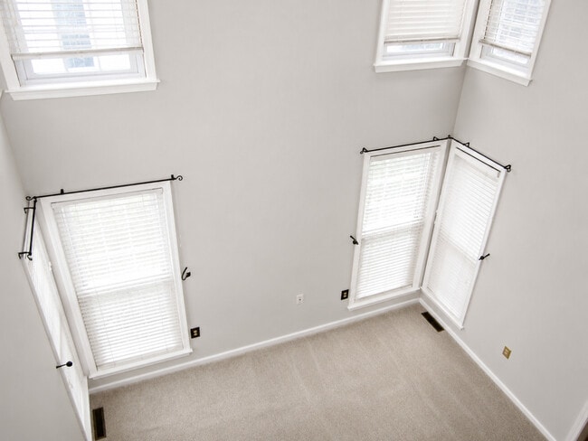 Photo - 118 Henning Dr