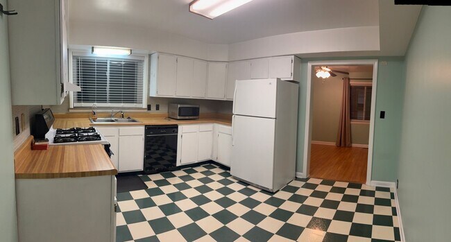 Photo - 605 Hambley Blvd Unit A