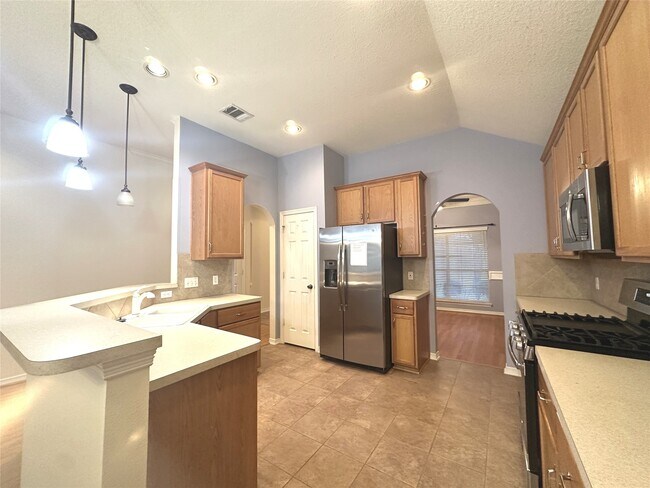 Building Photo - 5611 Eagle Sky Blvd Rental