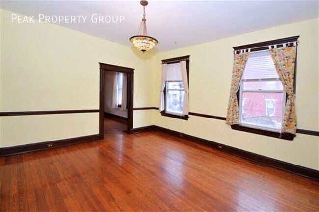 Photo - 2369 Flora St