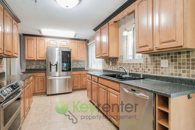 Photo - Des Moines 3 Bed Gem with Hot Tub and Spacious Layout