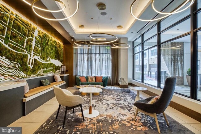 Building Photo - 925 N Fairfax St Unit 1004