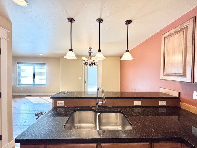 Photo - 3 Bedroom 2 1/2 Bath in Bozeman Unidad 2