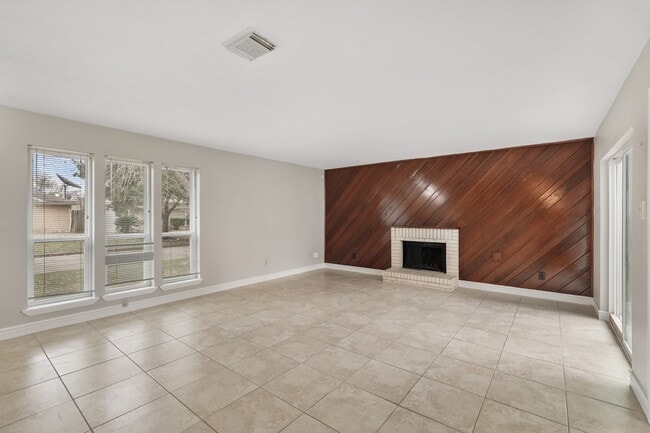 Photo - 10814 Sugar Hill Dr