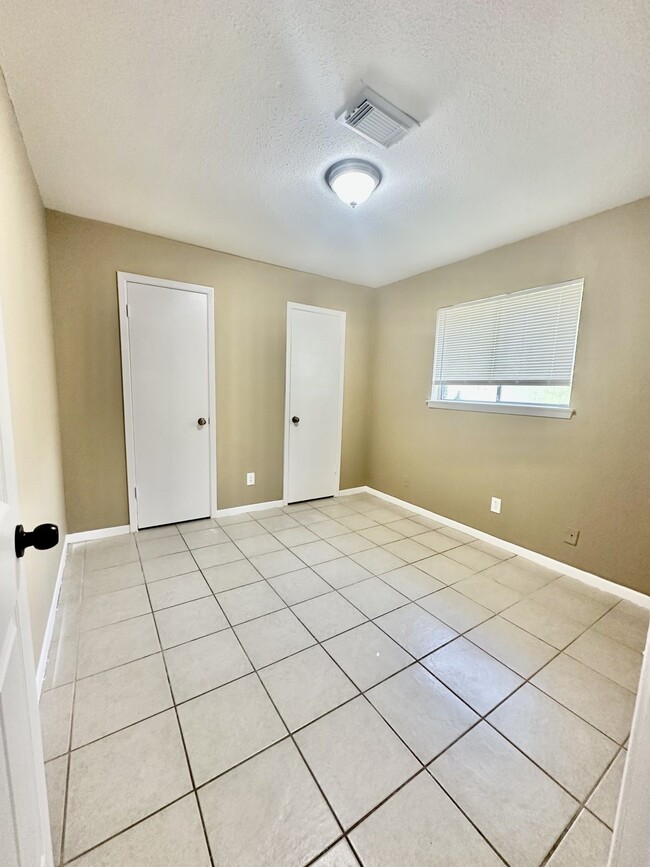 Photo - 2526 Valley Forest Dr