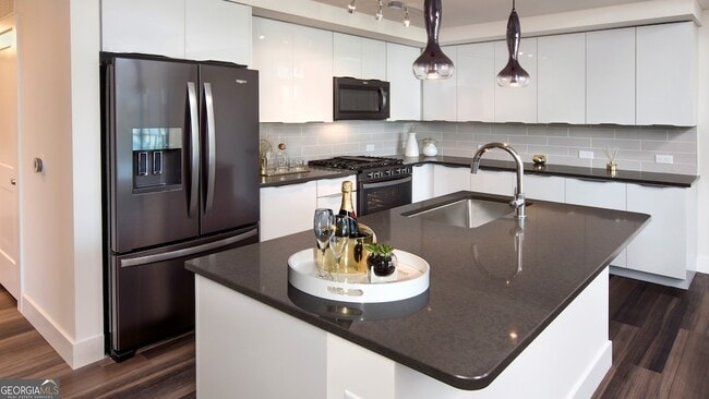 Building Photo - 1400 W Peachtree St NW Unit 1004 Rental