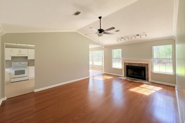 Photo - 236 Woodbridge Rd