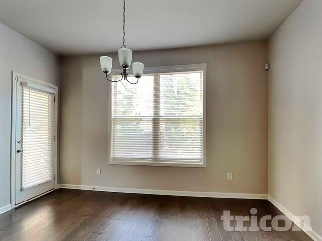 Photo - 208 Evergreen Way