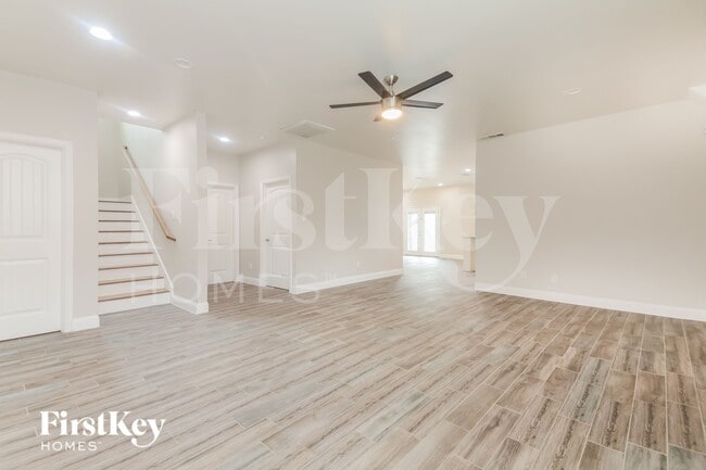 Photo - 4030 Vineyard Dr