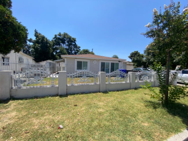 Photo - 8128 Puritan St