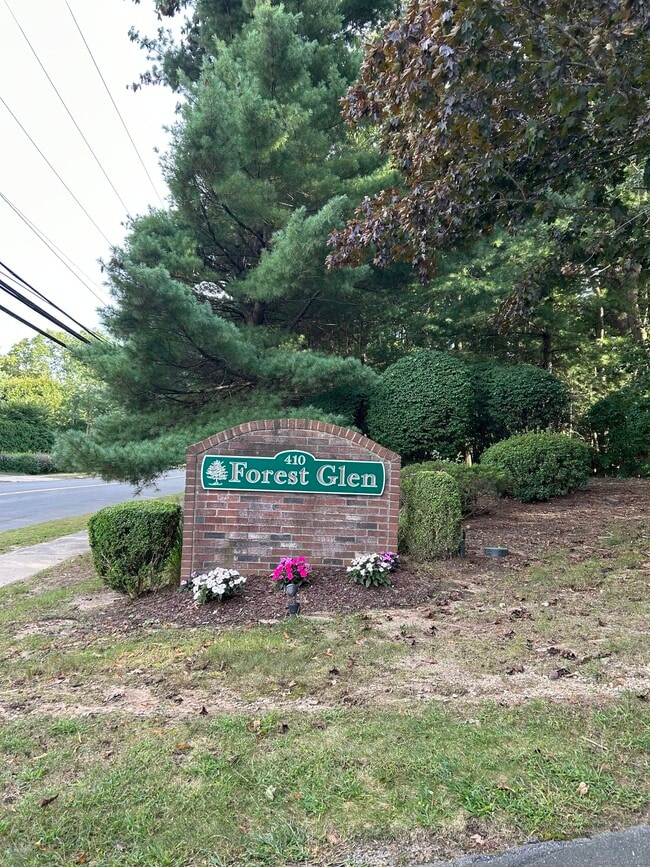 Building Photo - 410 Emmett St Unit 54