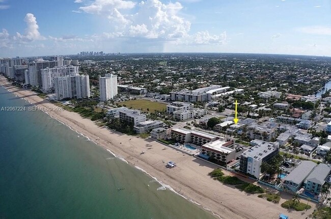 Building Photo - 4213 El Mar Dr Unit 2