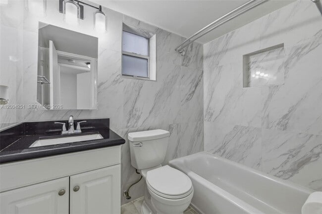 Photo - 140 NW 14th Ave Unit 9