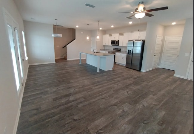 1844 Bethpage Dr