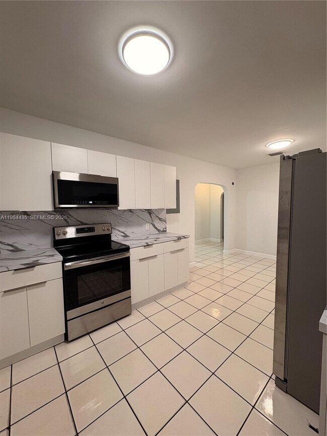 Photo - 2390 NW 30th St Unidad --