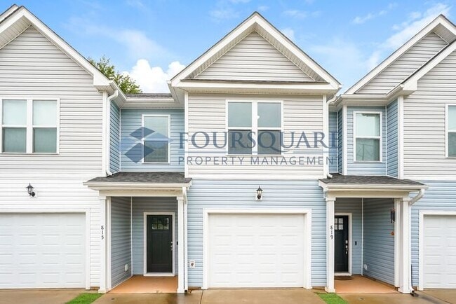 Building Photo - Townhome | Back Patio | Single -Car Garage...