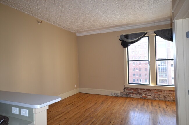 1 Oakes St SW