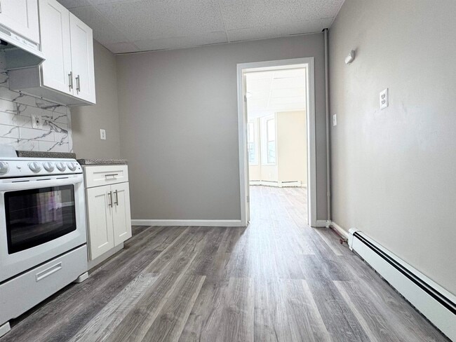 Photo - 76 CARLTON Ave Unit 8